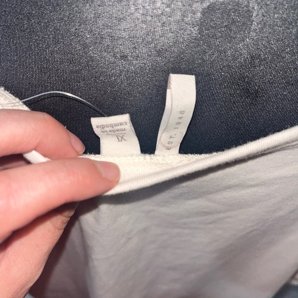 C Est.1946 Chic White Lace Long Sleeve With Flutter Trim Women's Blouse - Picture 6 of 12